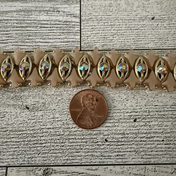 Vintage AB Rhinestone Gold Tone Thermoset Lucite Link Bracelet Collector’s Item - Picture 6 of 7